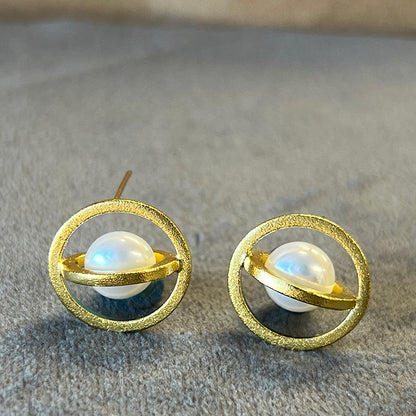 Atom earring with White pearl